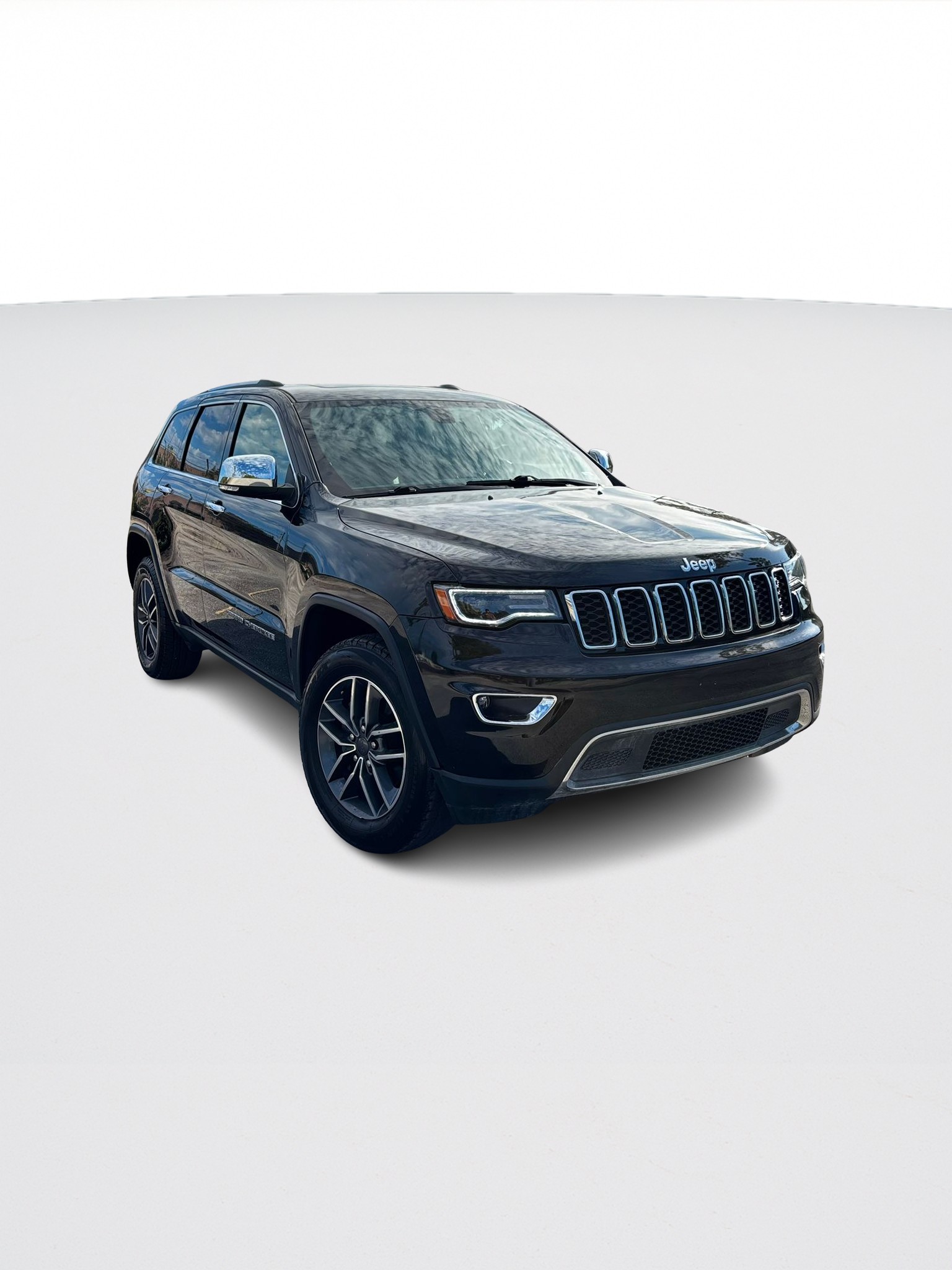 Jeep Grand Cherokee view 2