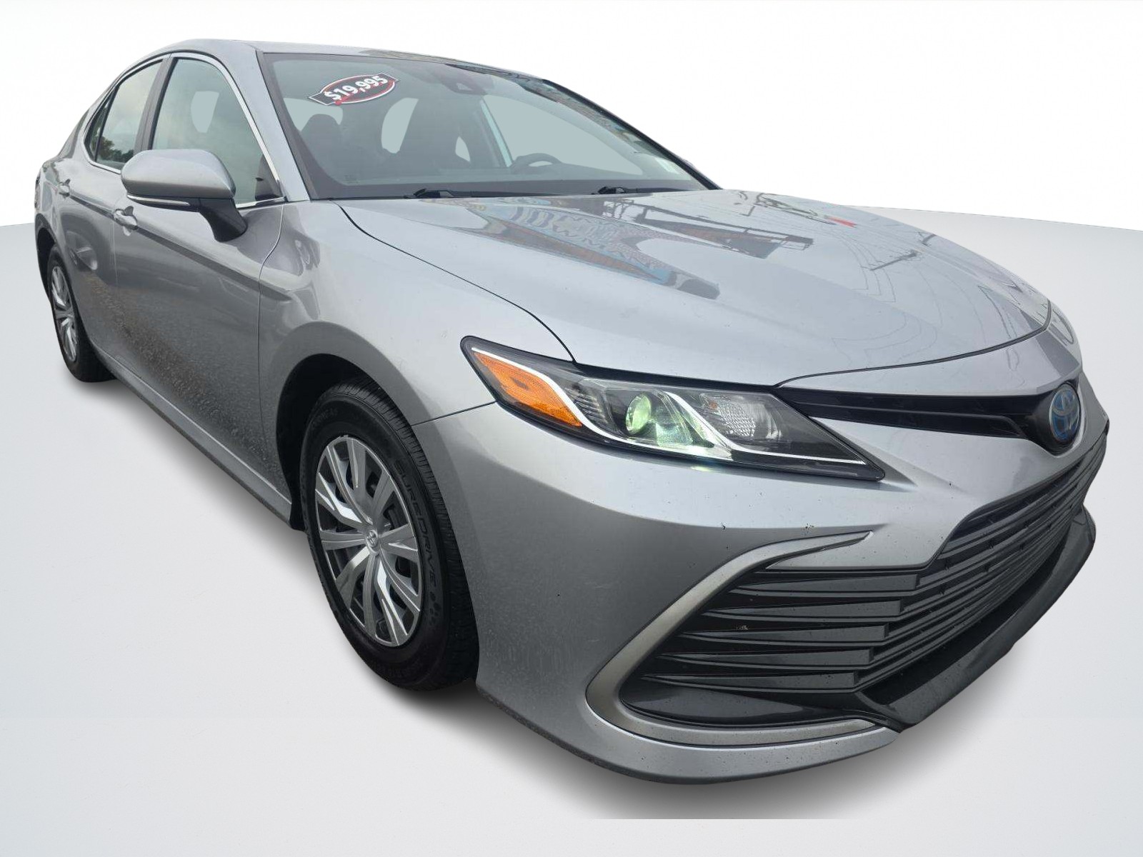 Toyota Camry Hybrid LE view 2