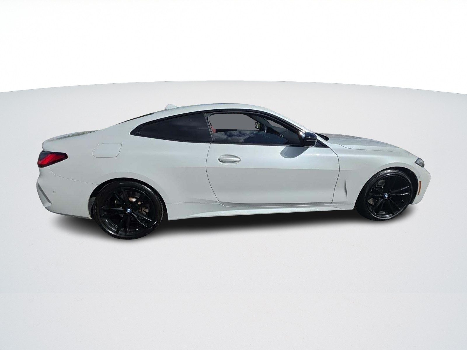 BMW 4 Series Coupe view 4
