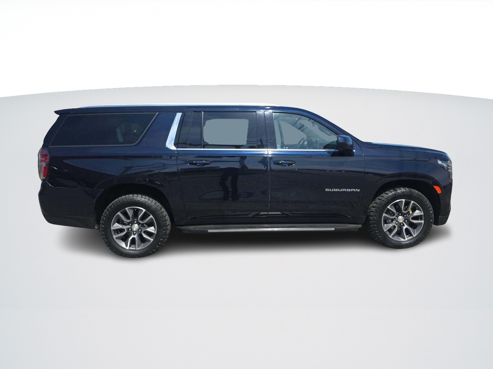 CHEVROLET SUBURBAN LS view 4