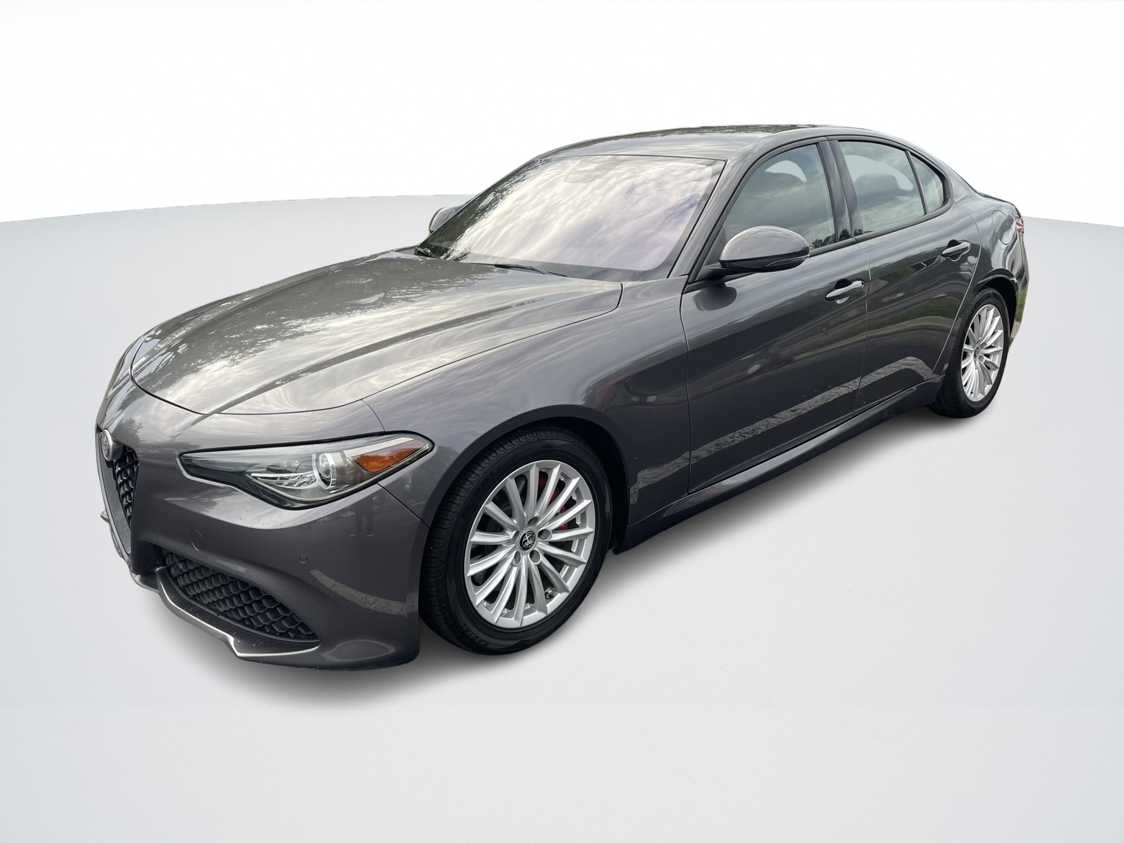 Alfa Romeo Giulia view 3
