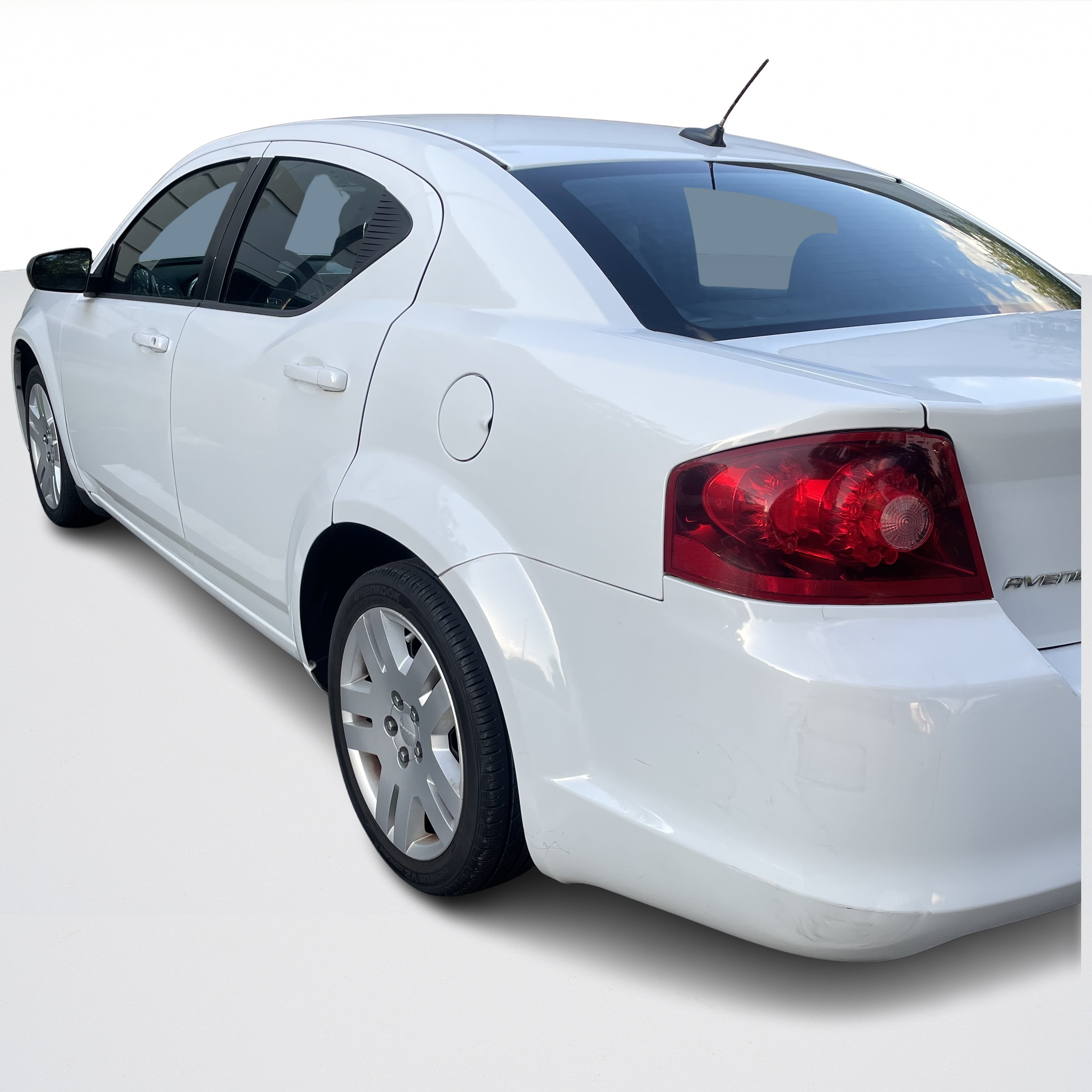 Dodge Avenger view 4